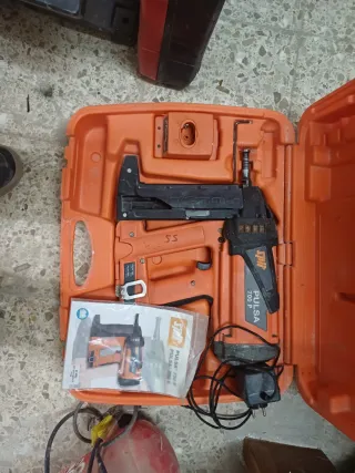 Clavadora Spit Pulsa 700 P