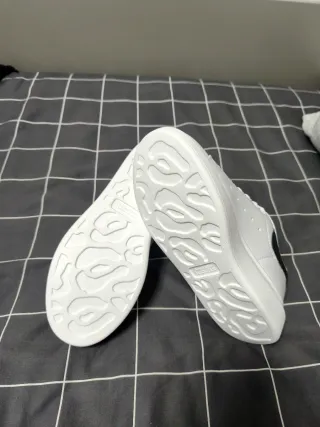 Sneakers Alexander McQueen Nere e Bianche