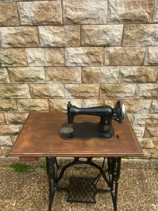 Máquina de coser Singer antigua (1888)