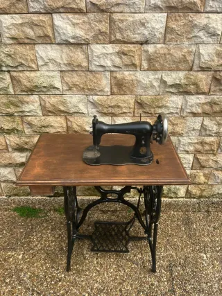 Máquina de coser Singer antigua (1888)