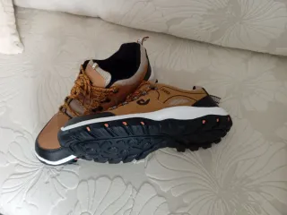 Deportivos/Tenis Marrones y Negros