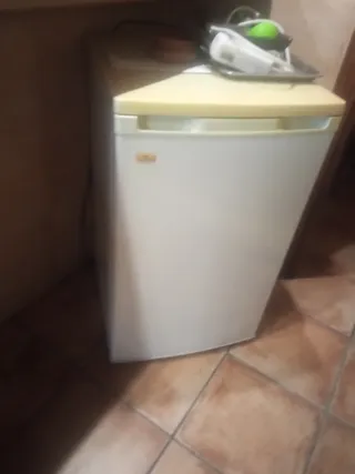 Congelador 90cm. (Precio a negociar)