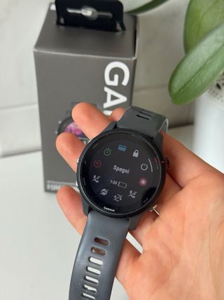 Smartwatch Garmin Forerunner 255 Grigio