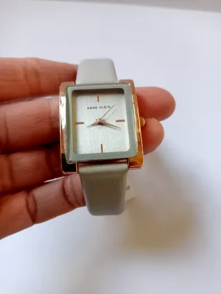 Reloj Anne Klein Mujer Cuadrado Gris Oro
