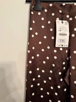 Pantalón ancho lunares satén Zara
