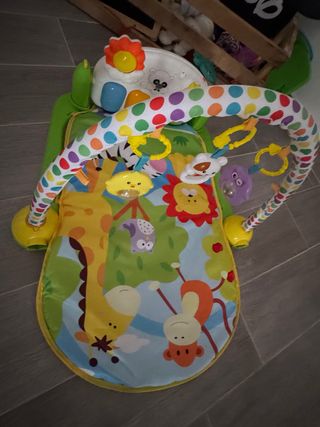 Gimnasio para bebé con arco de juegos