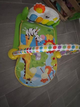 Gimnasio para bebé con arco de juegos