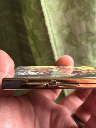 Espejo decorativo con escena