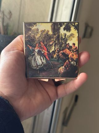 Espejo decorativo con escena