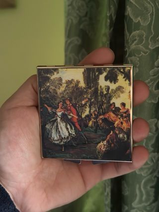 Espejo decorativo con escena