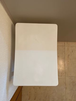 Taburete de madera blanco