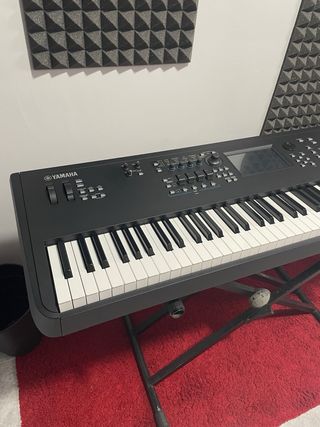 Teclado Yamaha MODX 8+