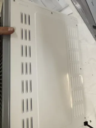 Radiador Eléctrico MIDEA Bajo Consumo