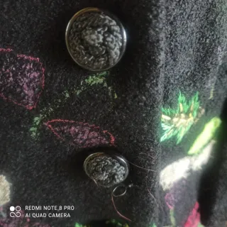 Abrigo Desigual Negro con Bordados