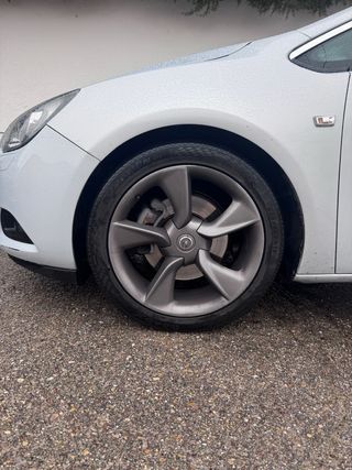 Llanta Opel Astra J GTC