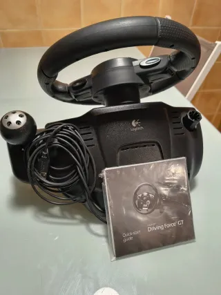 Volante Logitech PC y PS3