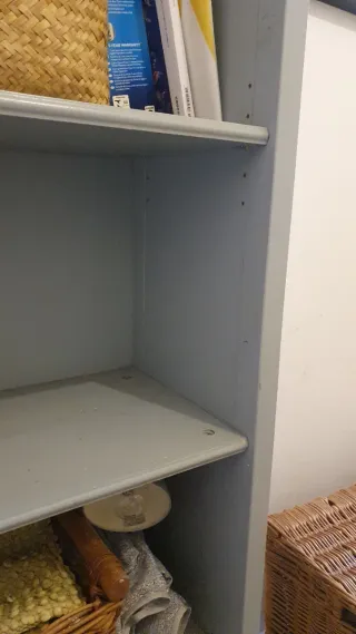 Estantería vintage madera y mimbre