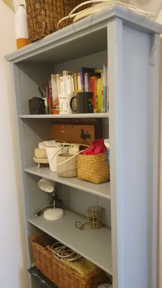 Estantería vintage madera y mimbre