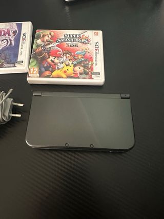 Nintendo 3DS XL Negra + 2 Juegos