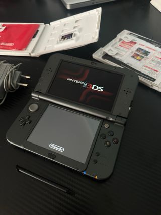 Nintendo 3DS XL Negra + 2 Juegos