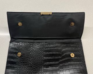 Pochette borsa nera effetto coccodrillo
