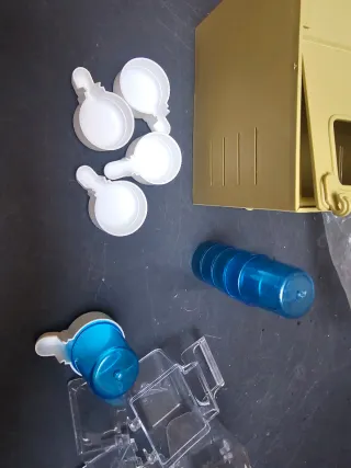 Bevetoi, mangiatoie e nido per uccelli