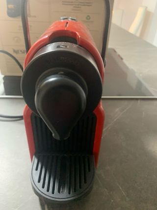 Cafetera Nespresso Essenza Mini