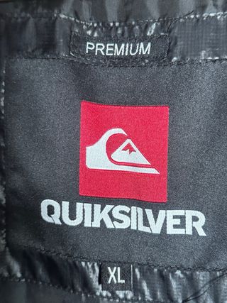Chaqueta Quiksilver Negra Brillante