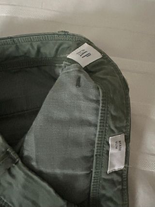 Pantalón chico GAP talla 31/32 verde