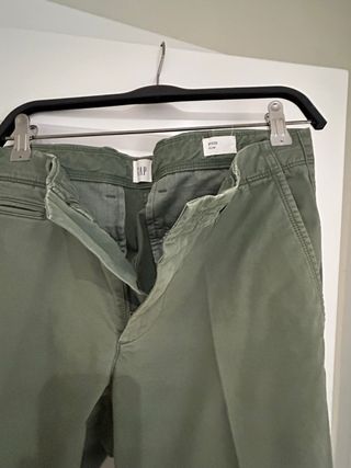 Pantalón chico GAP talla 31/32 verde