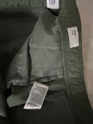 Pantalón chico GAP talla 31/32 verde