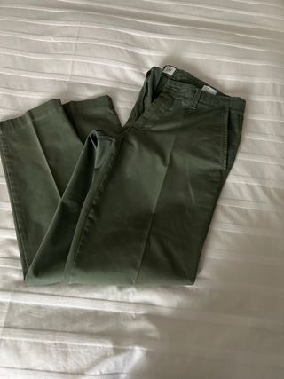 Pantalón chico GAP talla 31/32 verde