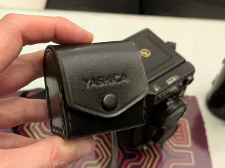 Cámara Yashica Mat 124 G con gran angular