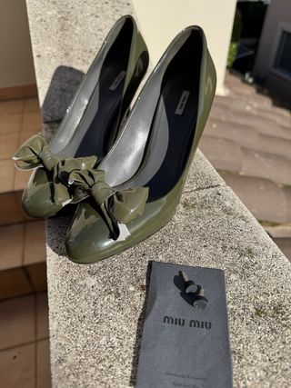 Miu Miu Zapatos Salón Charol Verdes Tacon