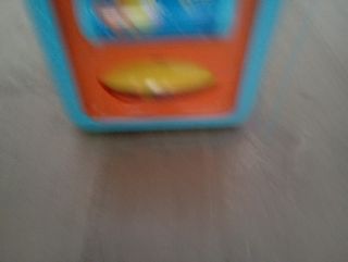 Juguete cuadrado interactivo