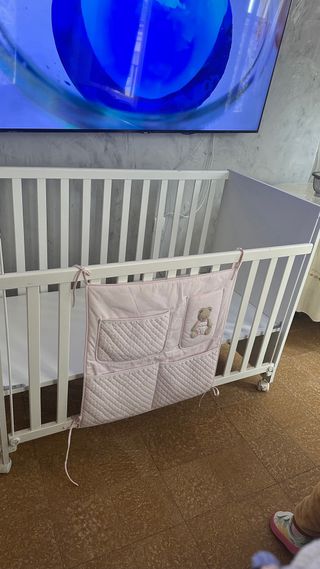 Cuna de bebé blanca