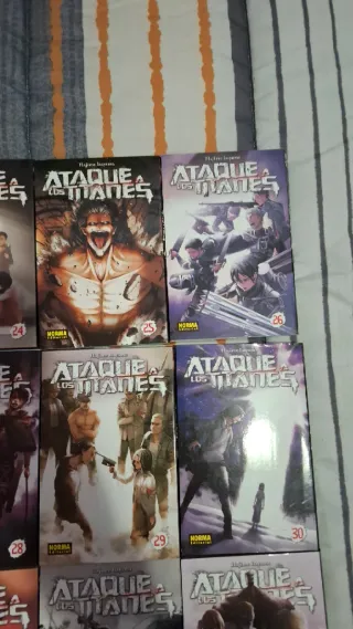 Ataque a los Titanes 23-34 + EXTRAS