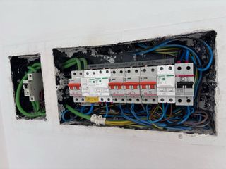 Servicio de electricidad y fotovoltaica