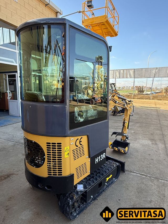 MINIEXCAVADORA AGT 2024