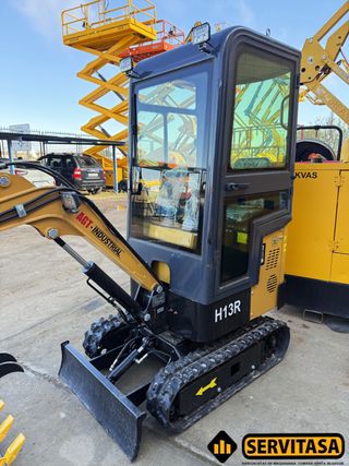 MINIEXCAVADORA AGT 2024