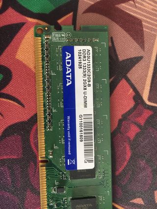 3 Módulos RAM DDR3: ADATA, HyperX, Corsair