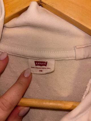 Sudadera Levi's beige con cremallera