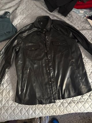 Chaqueta de cuero negra