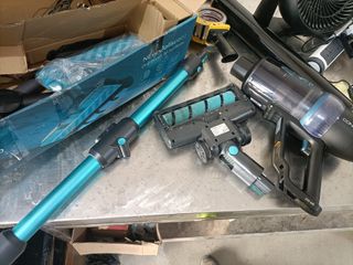 - Cecotec Aspirador Escoba Digital Sin Cable Con