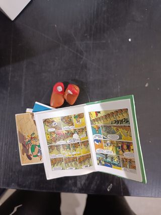 - Plastoy Estatua ASTÉRIX Pila DE CÓMICS 23CM