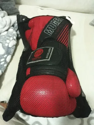 Guantes de Boxeo Rojos con Malla