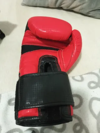 Guantes de Boxeo Rojos con Malla