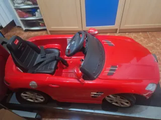Coche eléctrico infantil rojo