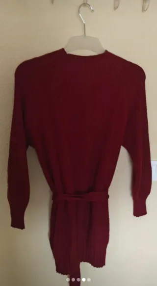 Jersey largo burdeos con cinturón