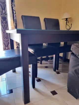 Mesa de comedor negra madera